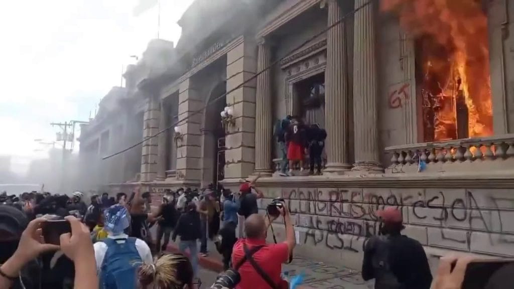 video del incendio del congreso